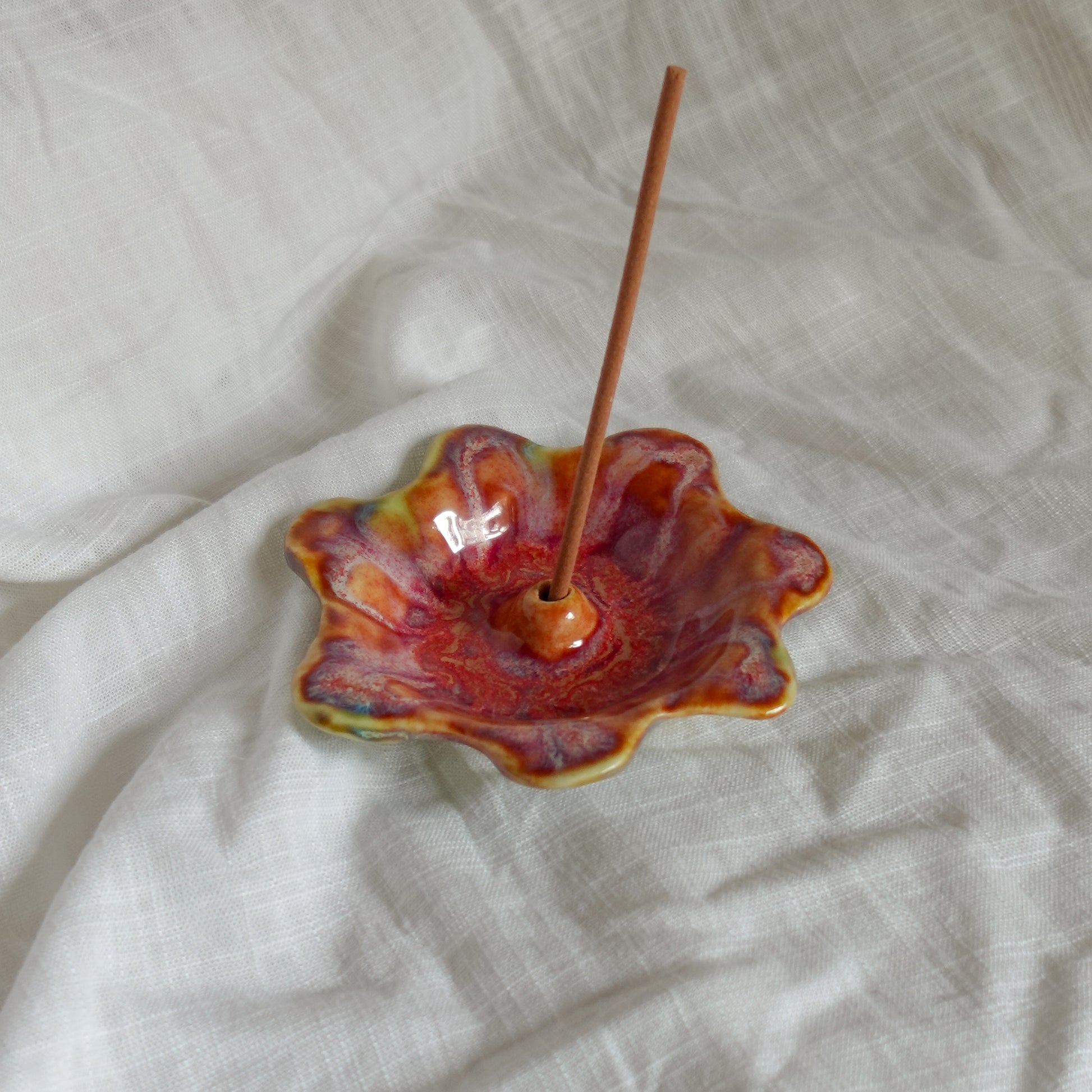 cinnamon and pears. incense holder