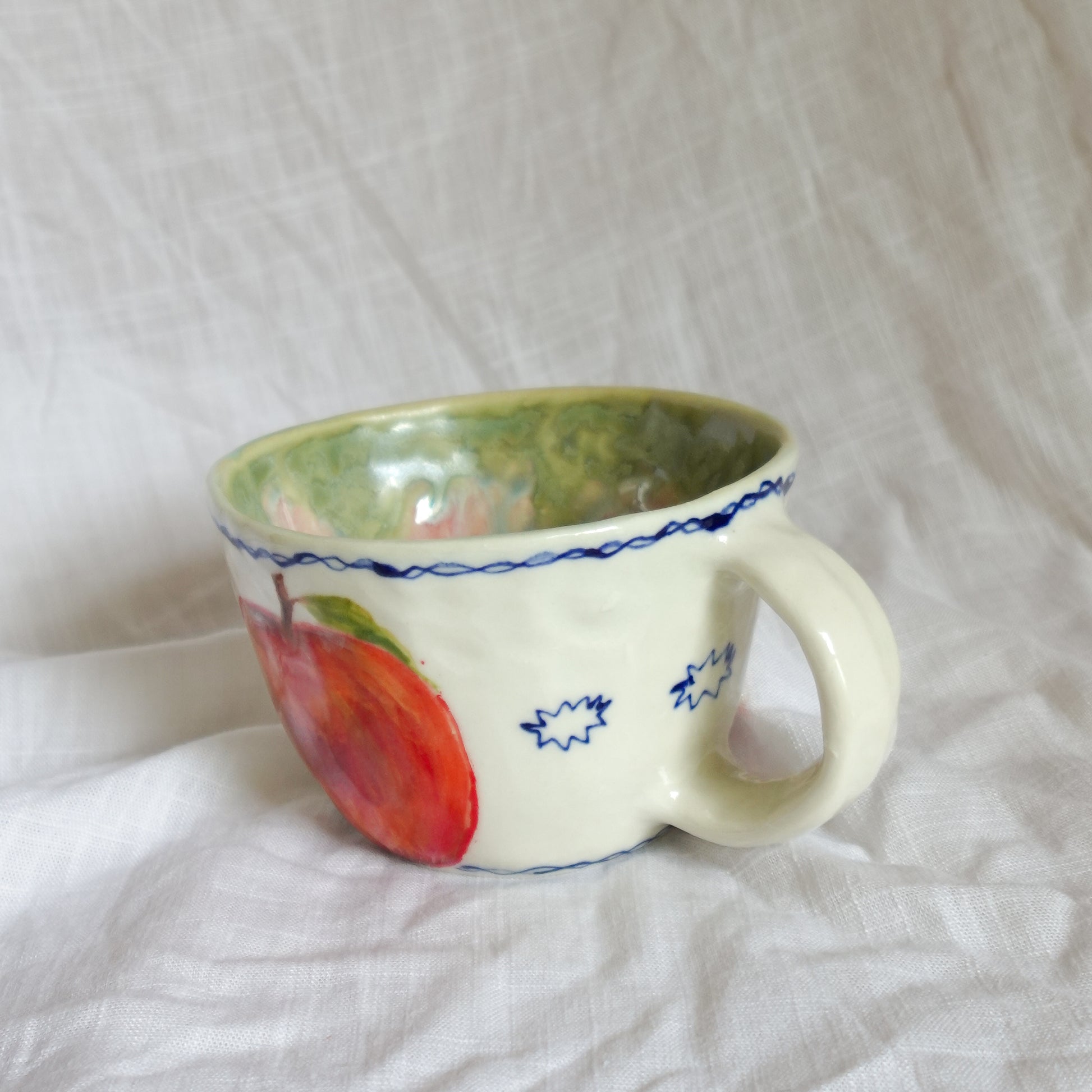 i love apples. mug