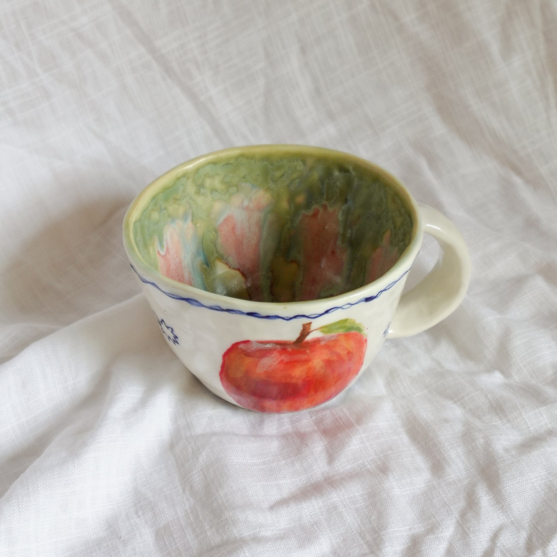 i love apples. mug