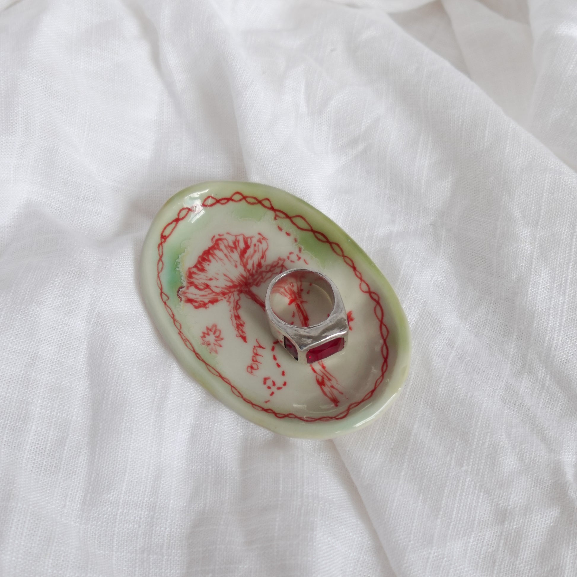 poppy. trinket dish